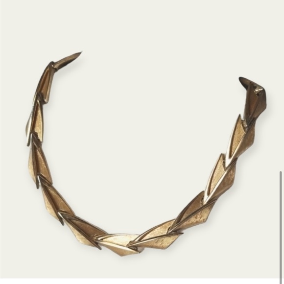 Vintage Signed TRIFARI Goldtone Choker Necklace - Picture 4 of 8